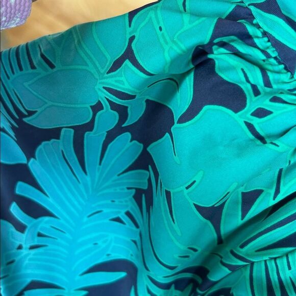 Land’s End Plus flutter Tankini Top soft cup Ombre' green navy Palm print 2X - Picture 8 of 8